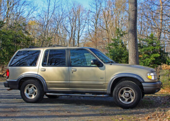 Our Love For The 2004 Ford Explorer
