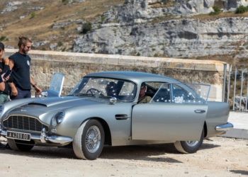 Also James Bond’s Aston Martin DB5 gets a stunt double