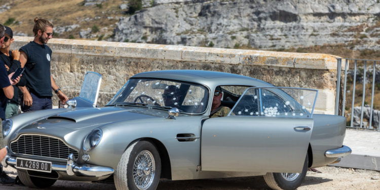 Also James Bond’s Aston Martin DB5 gets a stunt double