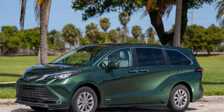 These 10 Minivans Beat SUVs In How Cool They Are
