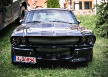 What Are The Differences Between A Muscle Car And A Pony Car?